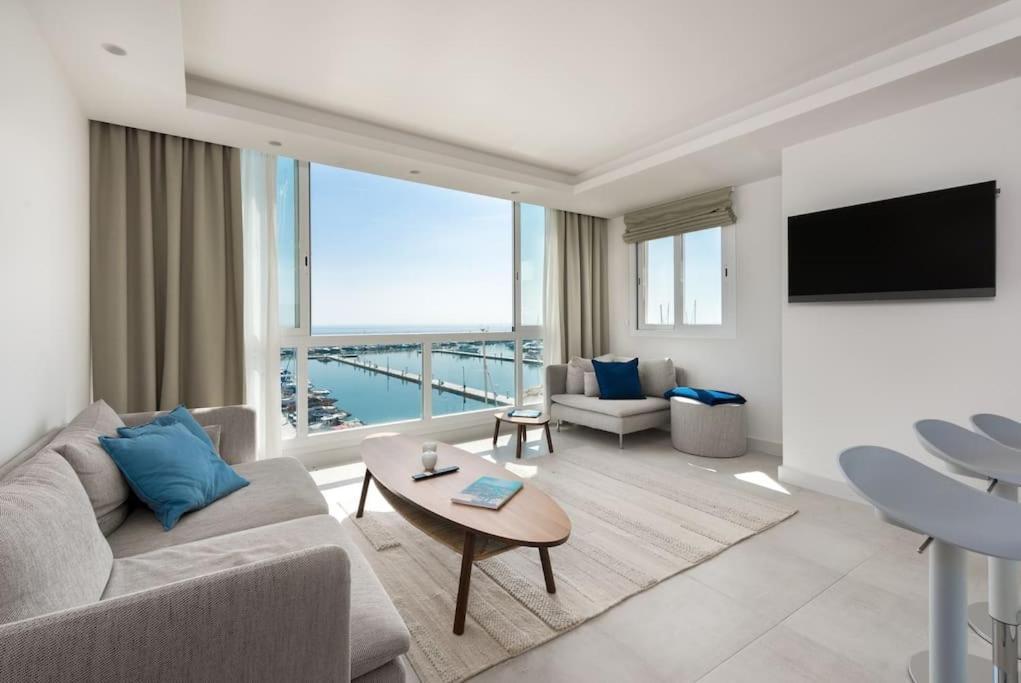 Views Frontline Puerto Banus + New Rdr384 Apartment