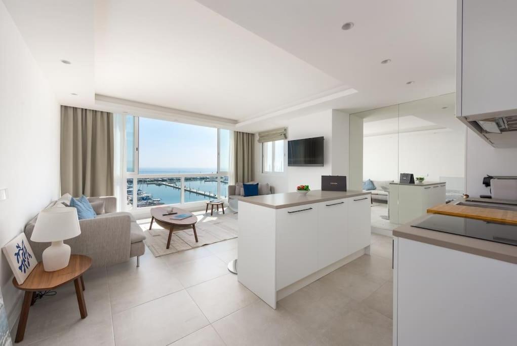 Views Frontline Puerto Banus + New Rdr384 Marbella
